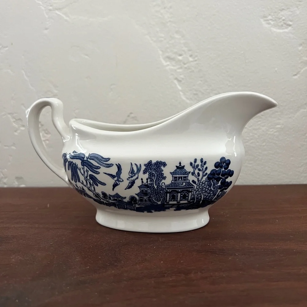 NWT Blue Willow Churchill ceramic Gravy Pitcher